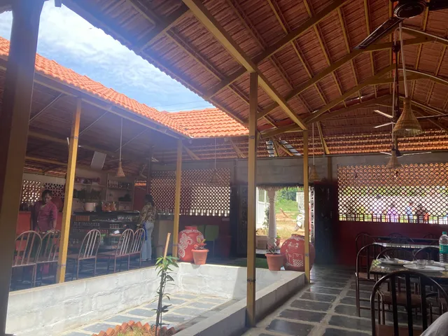 MANGO TREE VEG RESTAURANT &HOTEL