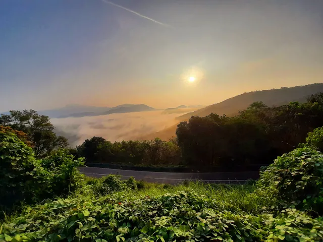 Oduvallithattu View Point