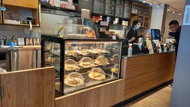 Louisa Coffee 路易莎咖啡(成大勝利店)