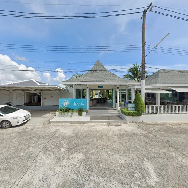 Tuana Hotels Brook Pool Access