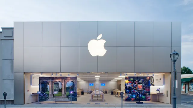 Apple Suburban Square