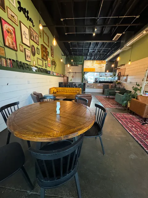 Young Bucks Coffee & Eatery I The Cabin