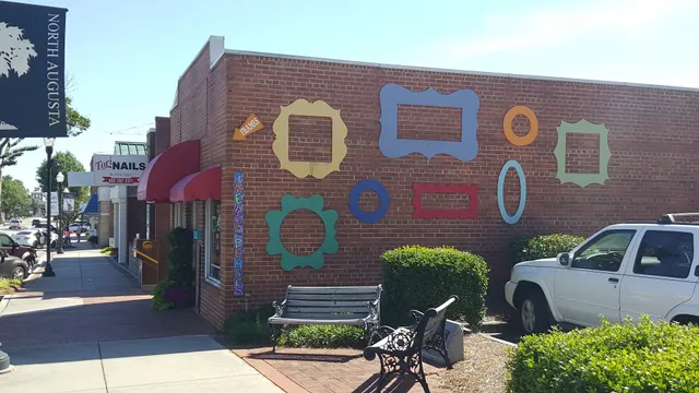 The Beveled Edge Art & Frame