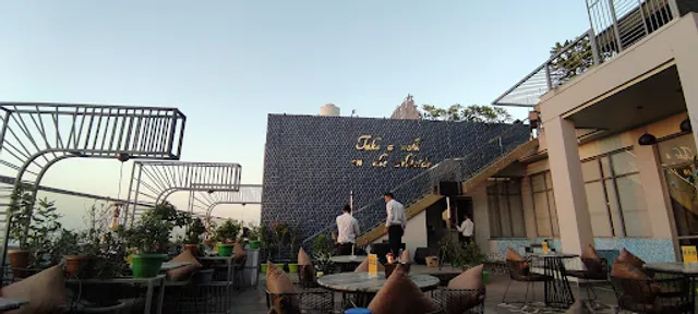 Brewlicious Rooftop Bar Restaurant in Jaipur