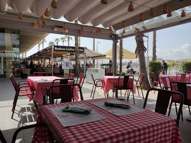 O Mamma Mia - Muelle Uno