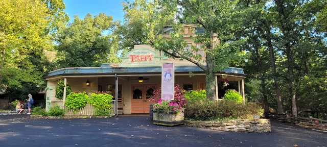 Phoebe Snap's Taffy Craftsmen