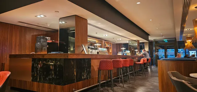 GLOBE Restaurant and Bar