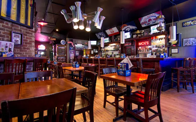 Moe's Crosstown Tavern