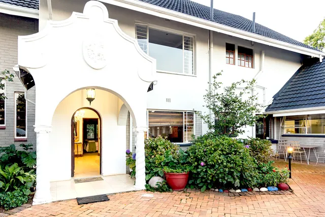OR Tambo Guest House