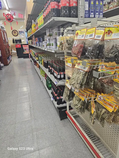 3 Hermanos Supermarket