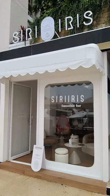 SIRIIRIS SMOOTHIE BAR