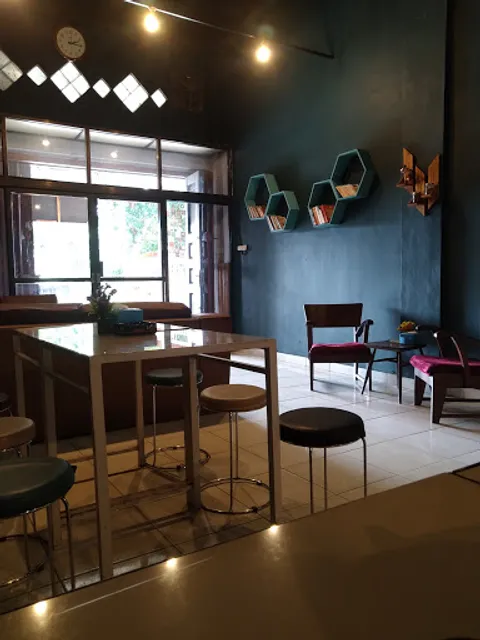 Experience Cafe And Resto