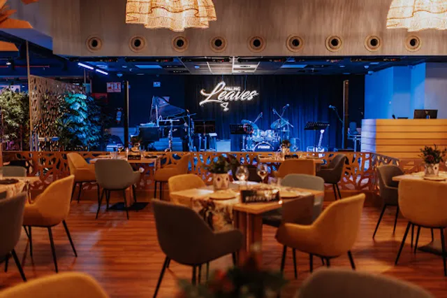 Leaves Restaurant (+18)