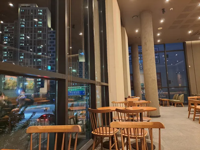 Starbucks Dasan DT Branch