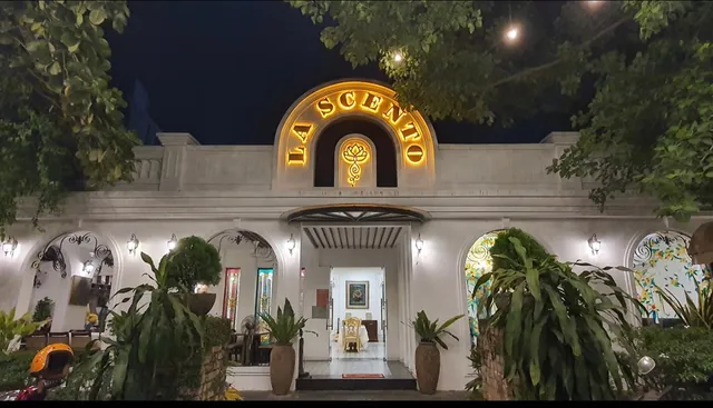 La Scento Restaurant & Cafe