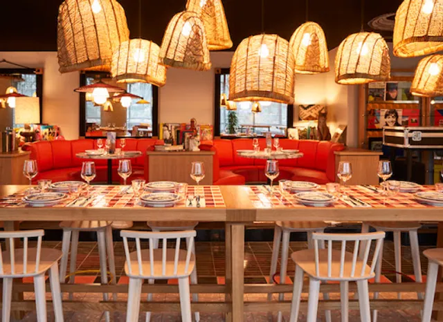 Mama Restaurant Paris West