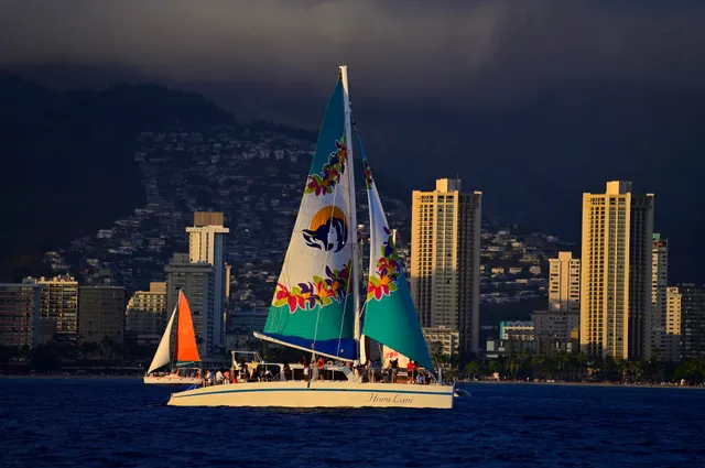 Diamond Head Cruises