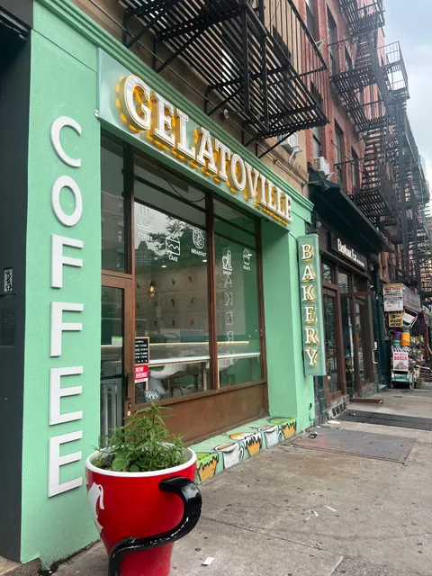Gelatoville Gelateria Coffee & bakery