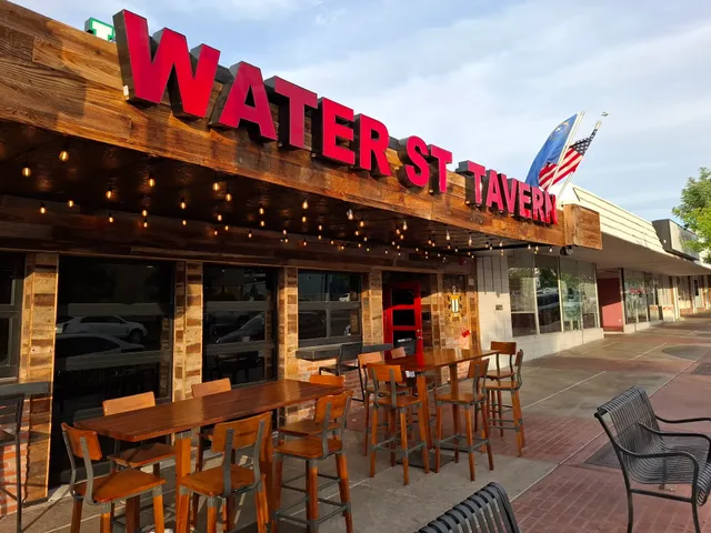 Johnny Mac's Water Street Tavern
