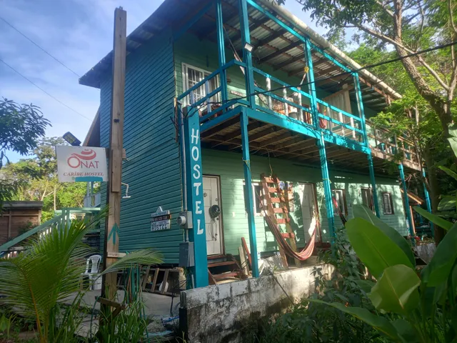 Roatan Onat Caribe Hostel
