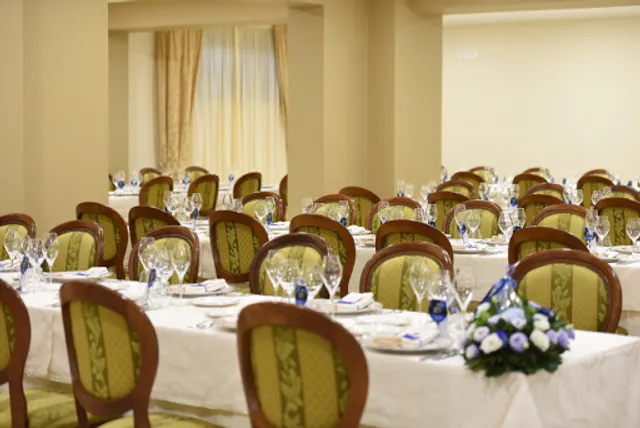 RISTORANTE - PIZZERIA - SALA RICEVIMENTI LA PERGAMENA Di Chimento Rosario