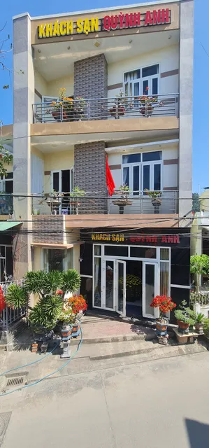 Khách Sạn Quỳnh Anh