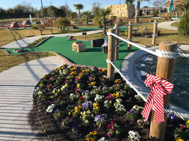 Longview Greens Miniature Golfing
