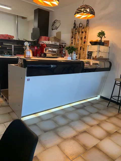 Black & White. Food & Drink