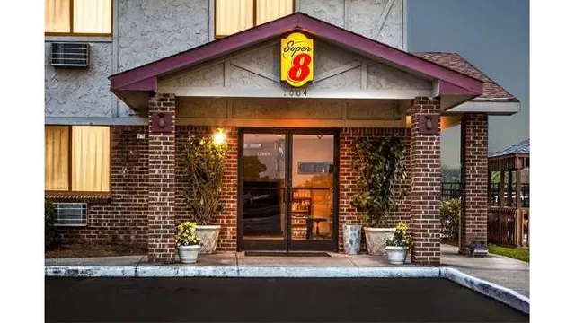Super 8 by Wyndham Greenville