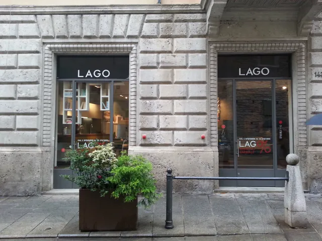 LAGOstore Bergamo by MM Marchetti