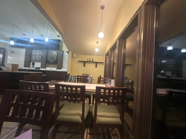 Mandeez Deli and Restaurant