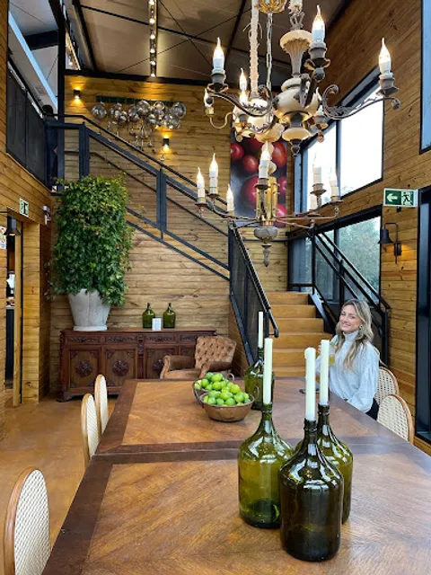 Galeto Mamma Mia | Cais Embarcadero