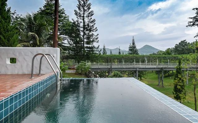 Swiss Valley Hip Resort