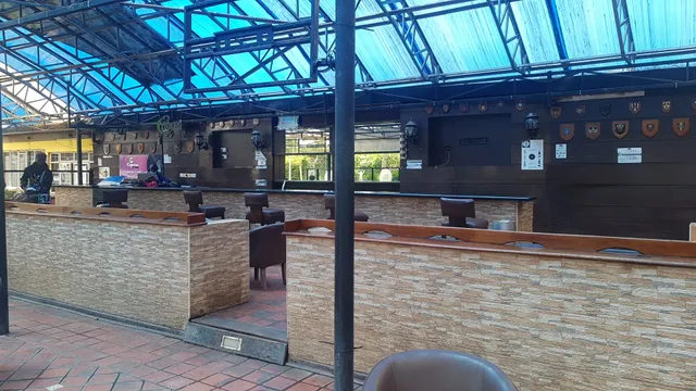 Quins Bar & Restaurant