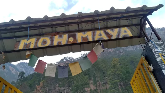 MOH MAYA COTTAGES & CAFE