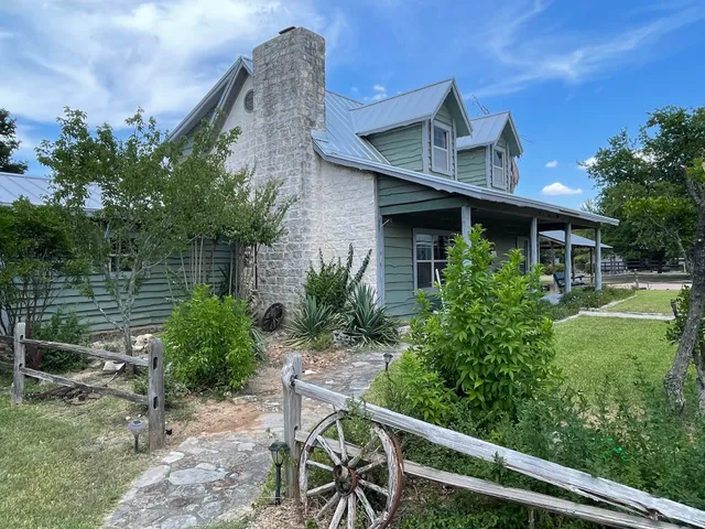 Driftwood Retreat and Ranch