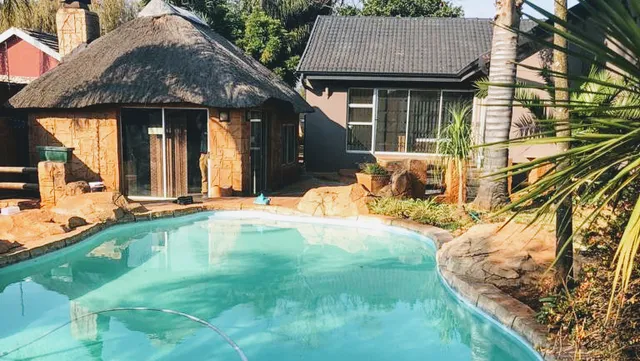 Africaren budget stay