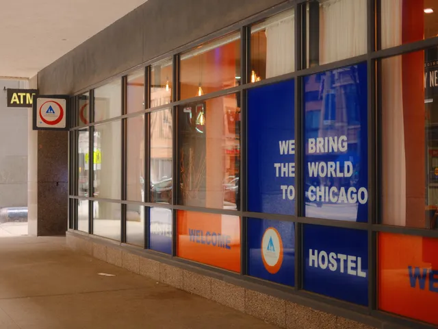 Bounce Luggage Storage - Near Auditorium Theatre