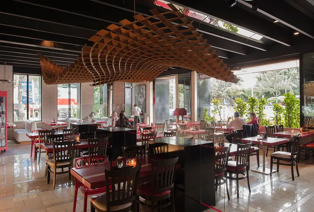 Saúl Bistro Metro 15