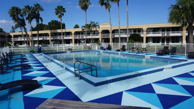 ISLAND HOTEL Of Space Coast