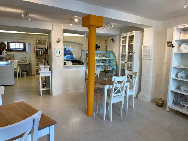 Egg's Teapot & Friends