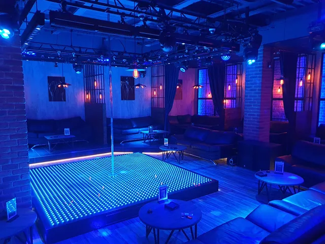 Striptiz-Klub Yestestvoznaniye