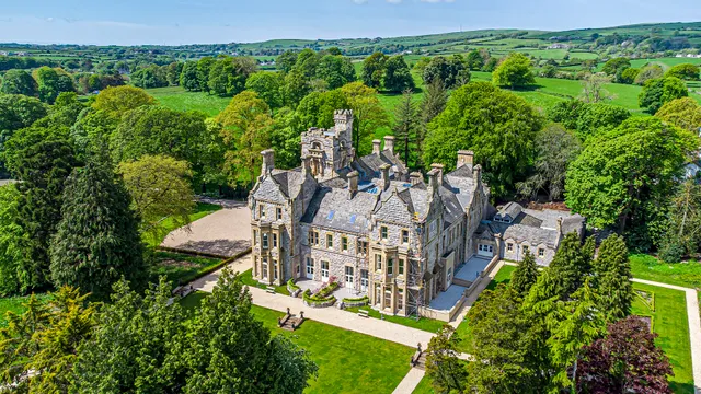Stone Cross Mansion - Luxury Holiday Lets
