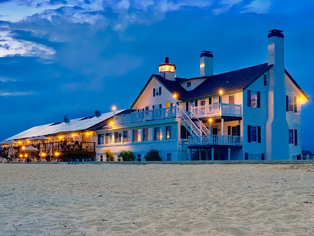 Lighthouse Inn