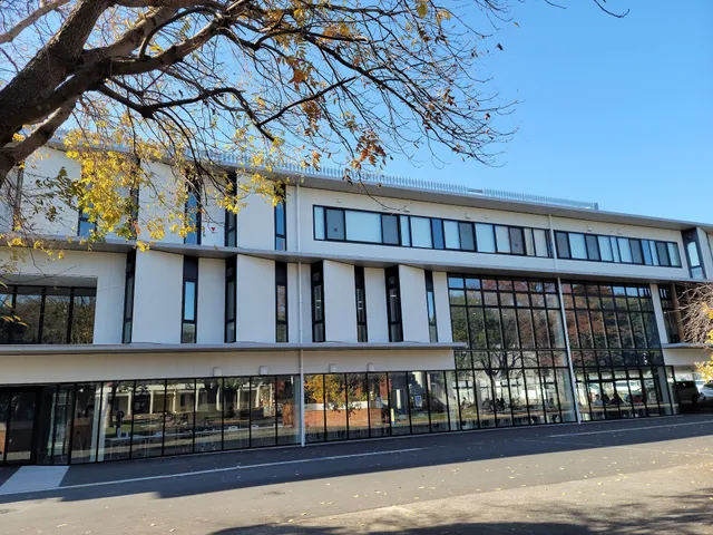 Shizuoka Kenritsu Norinkankyosenmonshoku University