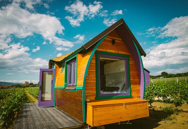Tiny House in the wineyard by Gramofon