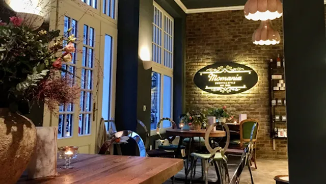 Momania Concept Store & Café