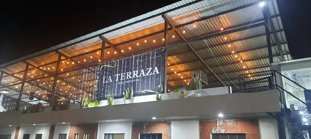 Al Cuadrado, Café y Restaurante