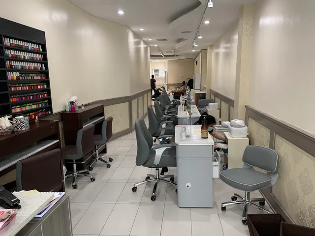 Holy nail & spa