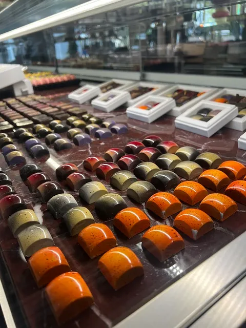 OMNI KAISER Patisserie